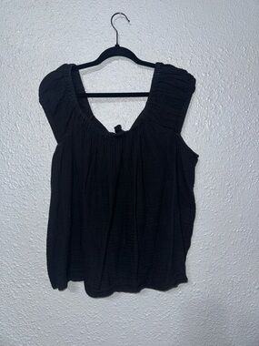 Old Navy Black Sleeveless Scoop-Neck Tank